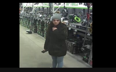 Policía Warwick necesita su ayuda para encontrar a esta mujer