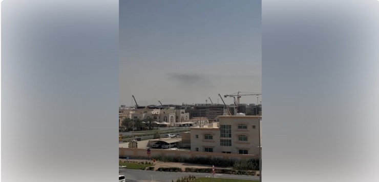 Irán lanza misiles contra los Estados árabes del Golfo; hay un muerto en Abu Dabi.