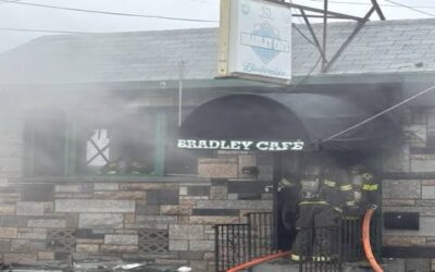 Bar de Providence severamente dañado por incendio.