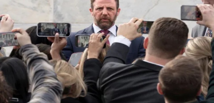 Exfuncionario del DHS tacha de “pirómano” al sucesor de Noem