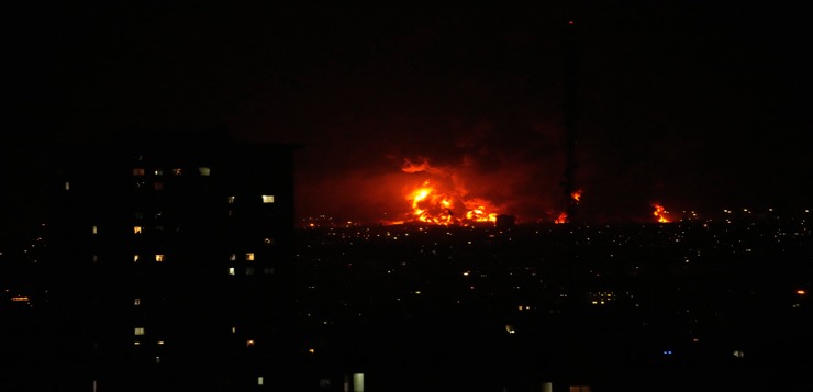 Nuevos ataques iluminan la noche en Teherán mientras Israel promete “muchas sorpresas”