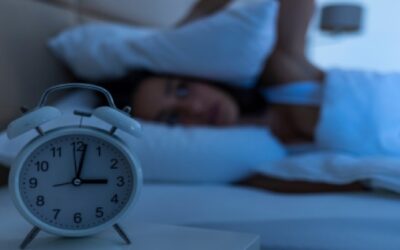 Despiertas en medio de la noche y ya no puedes dormir más, ¿qué puedes hacer?
