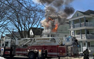Incendio en Providence deja 25 personas sin hogar.