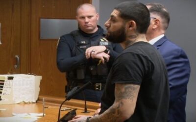 Hombre acusado de amenazar a jefe policía Providence comparece en corte.