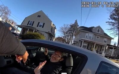 Hombre de East Providence arrestado luego de ser desarmado por la policía.