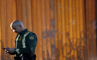 Agentes de ICE admiten cuotas de arrestos y uso de apps para ubicar inmigrantes