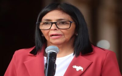 Delcy Rodríguez recibe en Caracas a delegación del Comité de Exteriores del Senado de EEUU.