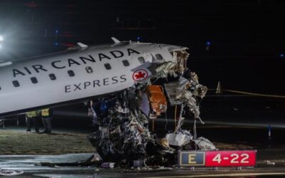 La FAA lamenta la muerte de los dos pilotos en el accidente en LaGuardia: «Eran jóvenes».