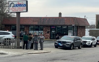 Policía Central Falls investiga muerte sostenida en peluquería.