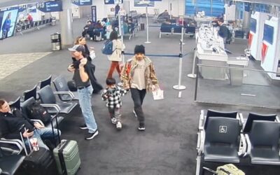ICE está transportando a migrantes en vuelos comerciales