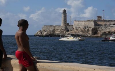 Arriban a Cuba dos veleros con ayuda humanitaria tras pasar días incomunicados en el mar