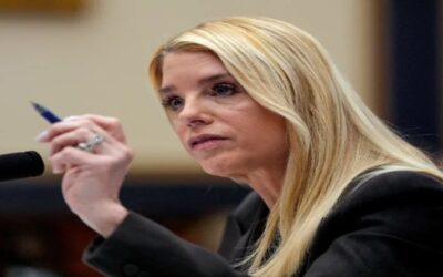 Casa Blanca: Trump destituye a fiscal general Pam Bondi