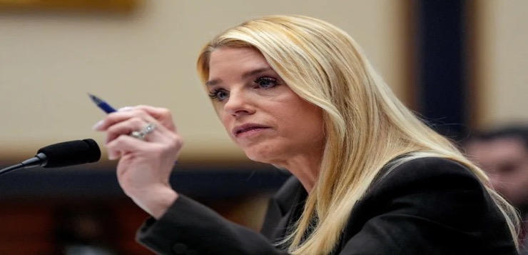 Casa Blanca: Trump destituye a fiscal general Pam Bondi