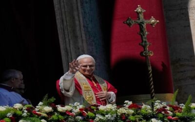Papa exhorta a la paz en su primera misa de Pascua; cristianos celebran en Jerusalén, Gaza y Teherán