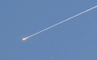 Trump promete un «infierno» en Irán si el estrecho no se abre y dice que un acuerdo es posible.