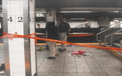 Ataque en el metro de Nueva York deja 3 heridos, dicen autoridades; policía mata a agresor