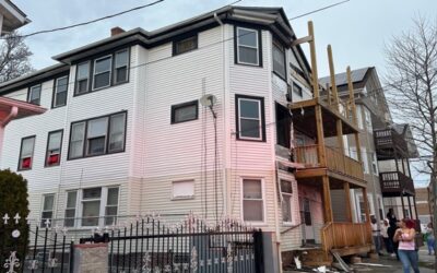 Incendio en Providence deja 4 personas sin hogar.