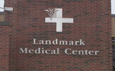 Hombre enfrenta cargos por supuestamente agredir a varios agentes seguridad Landmark Medical Center.