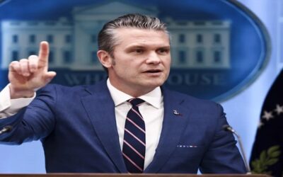 Demócratas buscan un juicio político en el Congreso contra secretario de Guerra de Trump.