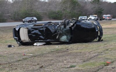 Hombre de Connecticut enfrenta cargos por accidente con vuelco en Ruta 95 Norte que dejó 3 heridos.