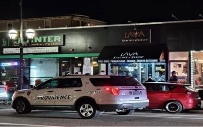 5 menores detenidos luego de robo en Lava Smoke Shop.