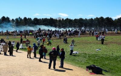 Policía frena con gas y balas de goma a activistas en granja de beagles en Wisconsin