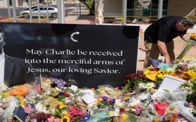 Estados recuerdan a Charlie Kirk con nuevas leyes que promueven religión y libertad de expresión