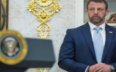 ICE limita sus tácticas más agresivas; agentes ya no podrán entrar a viviendas sin orden judicial