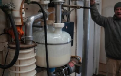 Creciente presión por la legalización de la leche cruda, sin hacer caso a advertencias ni a brotes de enfermedades
