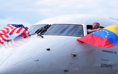 Primer vuelo directo entre EEUU y Venezuela aterriza en Caracas tras suspensión de siete años