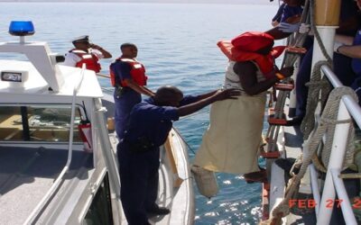 Detienen a 42 migrantes y prestan asistencia médica a cinco en la costa de Puerto Rico.