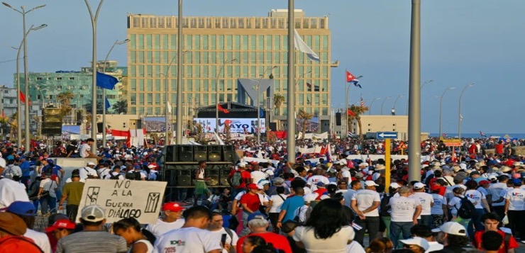 Trump endurece sanciones a Cuba en plena marcha del 1 de Mayo en La Habana.