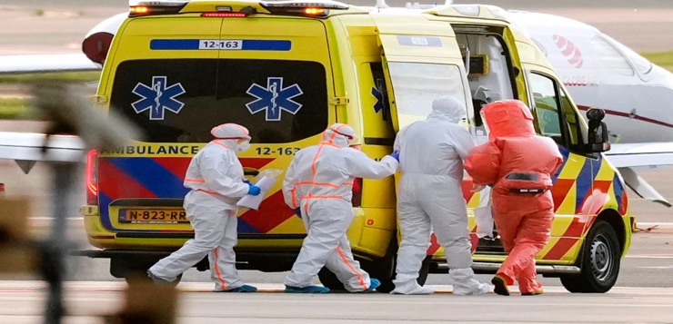 Crucero con brote de hantavirus se dirige a las Canarias tras evacuación de 3 pacientes
