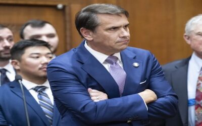 EE.UU. inicia el proceso para revocar la ciudadanía a 12 personas