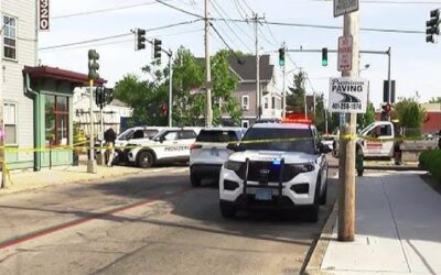 Choque entre dos patrullas policía Providence deja dos agentes heridos.