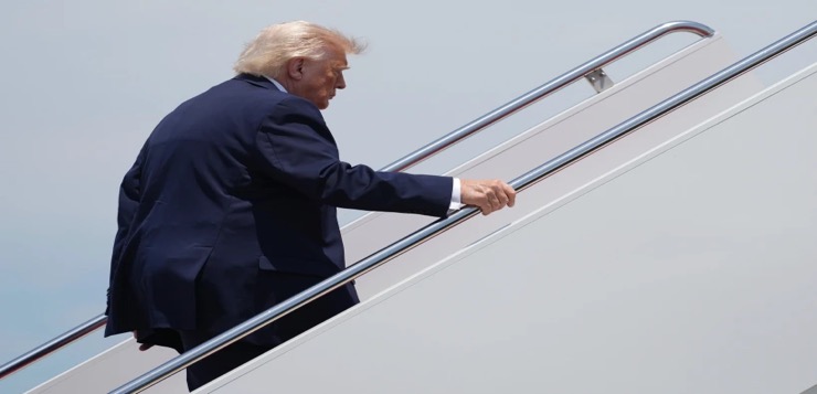 Juez federal anula política migratoria de Trump que afectaba a inmigrantes de 39 países