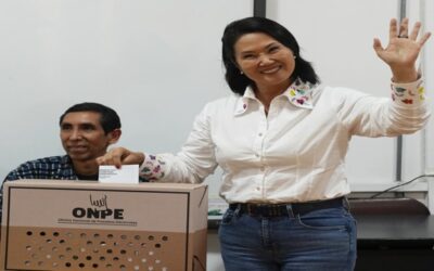 Sigue lento conteo de votos en polarizada elección presidencial de Perú
