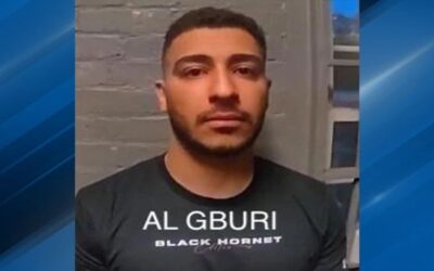 Influencer de redes sociales «blackhornet1» arrestado con varios cargos