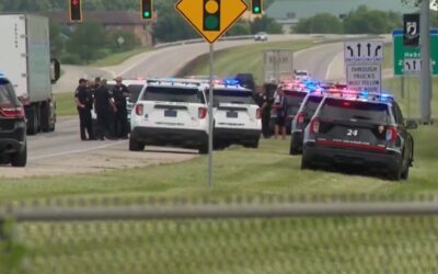 Abren fuego contra multitud desde vehículo en Chicago, afirma policía; hay 12 heridos