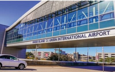 Trabajadores servicio alimentos y bebidas Aeropuerto T.F. Green en huelga.