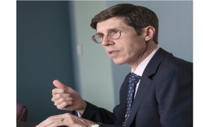 Alcalde Smiley anuncia que se ha terminado mejoras en 4 parques de la ciudad capital.