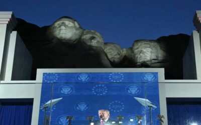 Trump desde el Monte Rushmore: ‘EEUU es la nación más libre y más fuerte de la historia’.