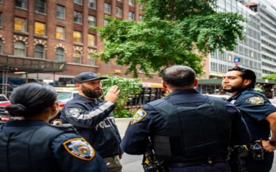 Evacúan un rascacielos de 37 pisos en Manhattan por temor a que colapse