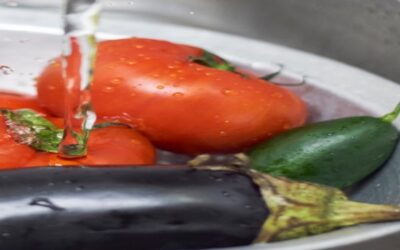 Cómo seguir comiendo frutas, vegetales y verduras y no infectarte en el intento
