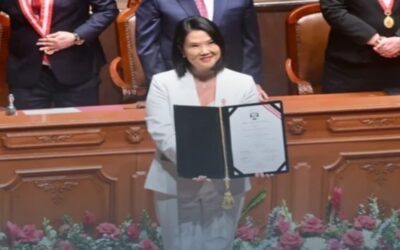 Peru: Keiko Fujimori recibe credencial como presidenta: «Les prometo que pondremos el Estado al servicio de la población»