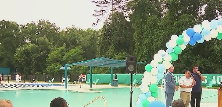 Finalmente abre la piscina municipal de Cranston ahora Centro Acuático Budlong