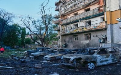 Ataques rusos matan a 6 en Kiev y otras ciudades de Ucrania, exponiendo fallas de defensa antiaérea