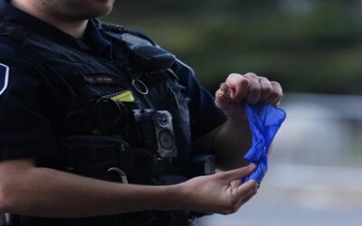 Adolescente de 15 años detenido por tiroteo en Seattle tenía un arma fantasma, dice la policía