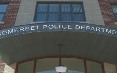 Policía Somerset arresta sospecho en apuñalamiento que dejó 3 heridos.