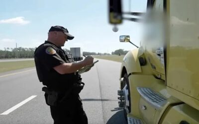 La campaña de la administración Trump contra los camiones da lugar a 51 detenciones por motivos de inmigración y 36 infracciones por falta de dominio del inglés.